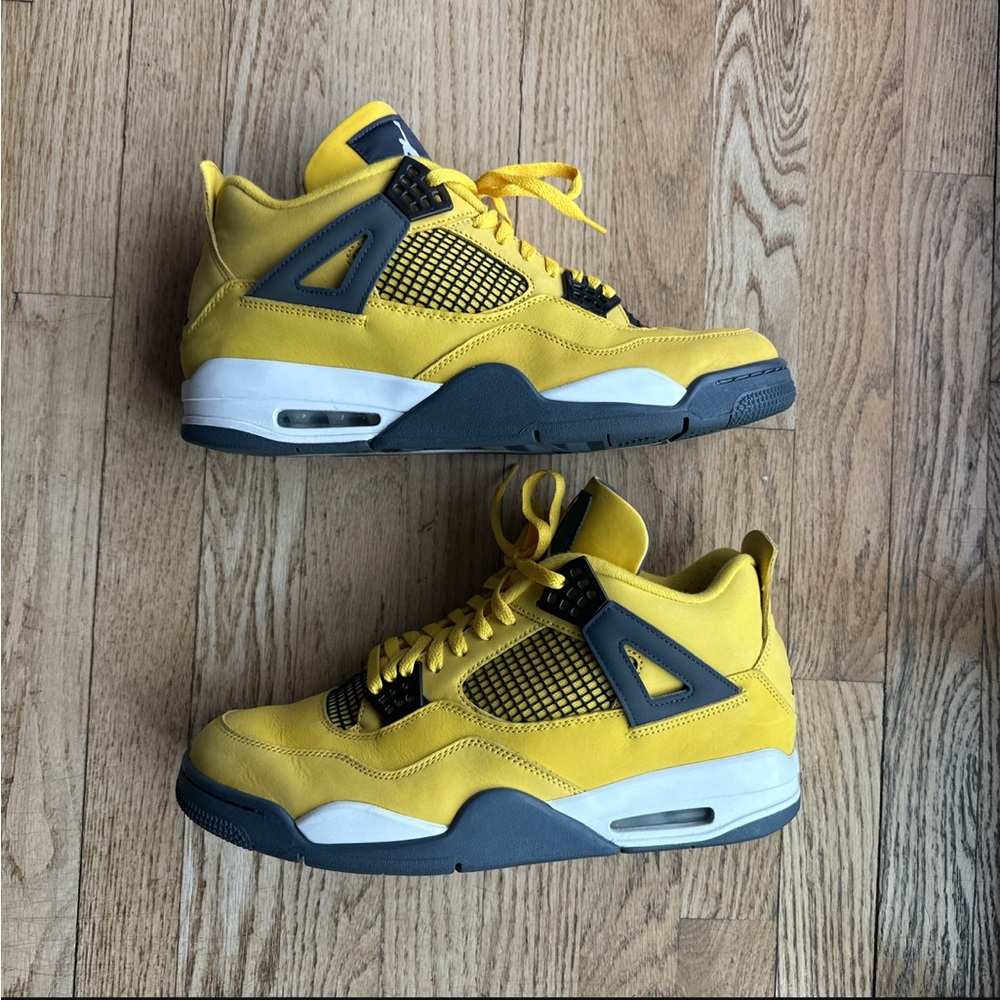 Size 13 - Jordan 4 Retro Mid Lightning